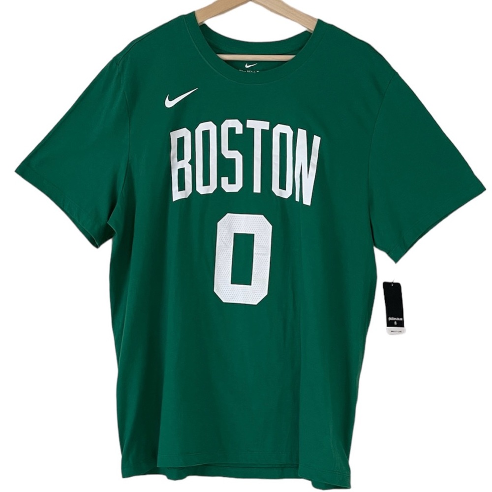 The Nike Tee Shirt Men's  XL Green Short Sleeve Boston Celtics Shirt